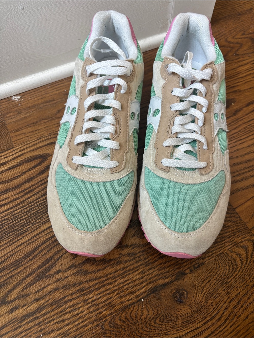 Saucony men’s Mint, Beige & Pink Retro Runner Sneaker